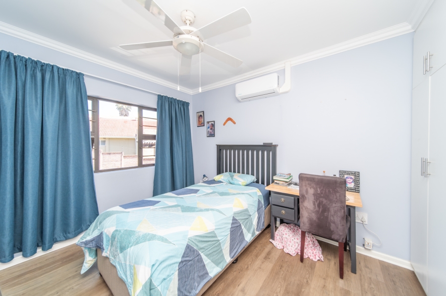 5 Bedroom Property for Sale in Beacon Bay Eastern Cape